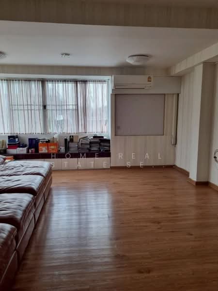ทาวน์โฮม ปรีดีพนมยงค์ 26 ซอยพัฒนเวศม์ 3, Bangkok, Phra Kanong Nua, Watthana, Bangkok, 4 Bedrooms, 305 sqm, Townhouse For Sale, by HOME Real Estate Service, 500442997 - DDproperty.com