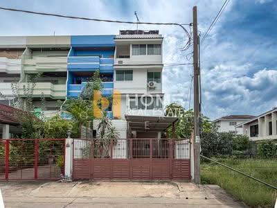 ขาย - ทาวน์โฮม ปรีดีพนมยงค์ 26 ซอยพัฒนเวศม์ 3, กรุงเทพ