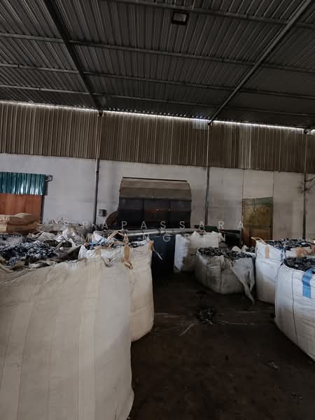 ขายโรงงานหลอมเม็ดพลาสติก เป่าถุงและตัดถุง 1,000 ตรม. มีใบอนุญาต รง. 4 พร้อมที่ดิน 2 ไร่ พิกัด อยุธยา, พระนครศรีอยุธยา, ลำตาเสา, วังน้อย, พระนครศรีอยุธยา, 1,000 ตร.ม., โกดัง-โรงงาน ขาย, โดย Prapassara Muangpin, 500443007 - DDproperty.com