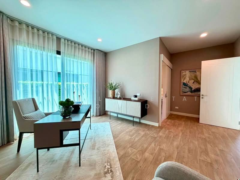 Narinsiri Krungthep Kreetha, Bangkok, Saphan Sung, Bangkok, 5 Bedrooms, 430 sqm, Single Detached House For Rent, by Vertex Luxe Estate Co.,LTD, 500443078 - DDproperty.com