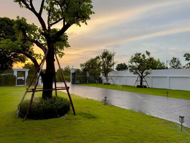 ขายบ้านเดี่ยวชั้นเดียว Luxuryพูลวิลล่าสร้างใหม่ สไตล์ Modern Classic 401 ตร.ว. พัทยา, Chon Buri (Pattaya), Nong Pru, Bang Lamung (Pattaya), Chon Buri (Pattaya), 5 Bedrooms, 543 sqm, Single Detached House For Sale, by คุณเบ้นซ์, 500443227 - DDproperty.com