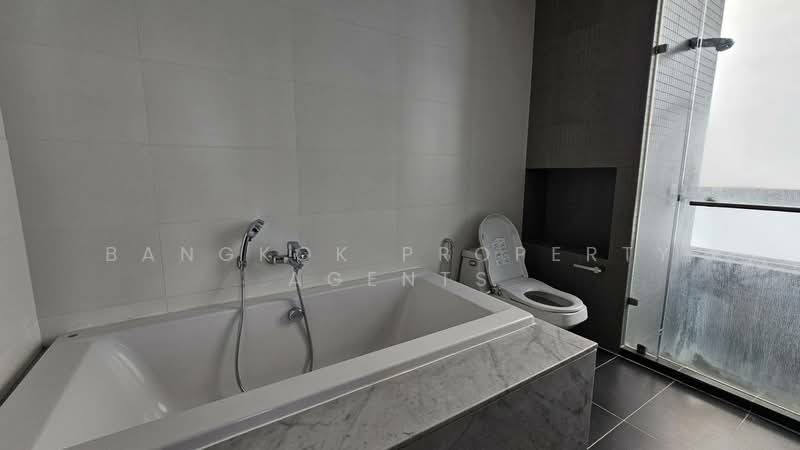 Vasu The Residence, Bangkok, Soi Sukhumvit 55, Khlong Tan Nua, Watthana, Bangkok, 3 Bedrooms, 231 sqm, Condo For Rent, by BANGKOK PROPERTY AGENTS, 500443234 - DDproperty.com