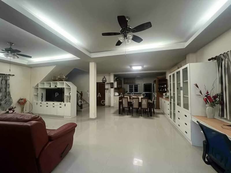 Royal View Village, Chon Buri (Pattaya), Soi Royal View Village, Nong Pru, Bang Lamung (Pattaya), Chon Buri (Pattaya), 4 Bedrooms, 325 sqm, Single Detached House For Sale, by Pattanapong Pongpipat, 500443242 - DDproperty.com