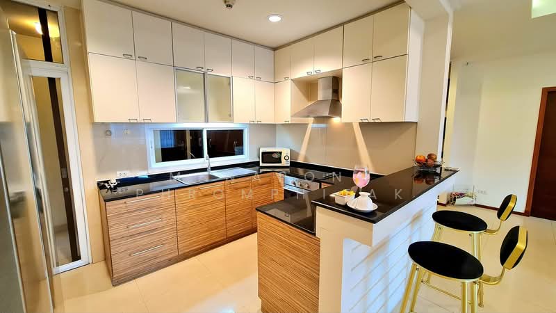 Piyathip Place, Bangkok, 24 Soi Prommitr, Khlong Tan Nua, Watthana, Bangkok, 3 Bedrooms, 289 sqm, Apartment For Rent, by Manapong Phromphitak, 500443287 - DDproperty.com