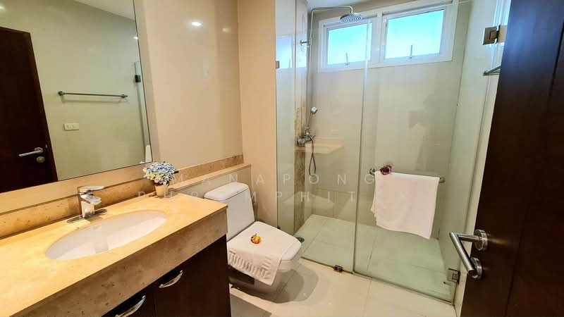 Piyathip Place, Bangkok, 24 Soi Prommitr, Khlong Tan Nua, Watthana, Bangkok, 3 Bedrooms, 289 sqm, Apartment For Rent, by Manapong Phromphitak, 500443287 - DDproperty.com