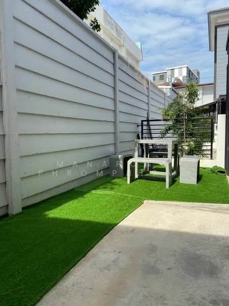 4-BR Townhouse, Bangkok, Phlapphla, Wang Thonglang, Bangkok, 4 Bedrooms, 165 sqm, Townhouse For Rent, by Manapong Phromphitak, 500443293 - DDproperty.com