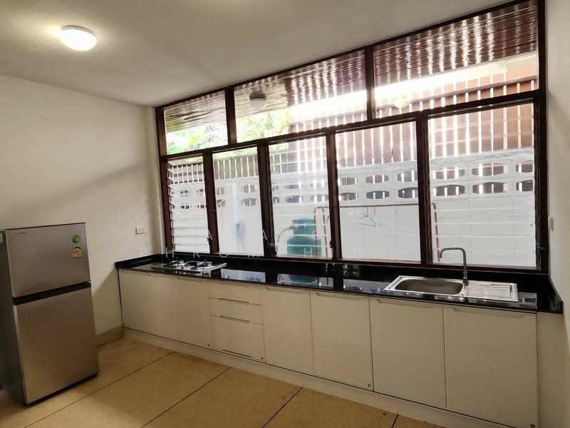 3-BR House, Bangkok, Khlong Tan Nua, Watthana, Bangkok, 3 Bedrooms, 340 sqm, Single Detached House For Rent, by Manapong Phromphitak, 500443294 - DDproperty.com