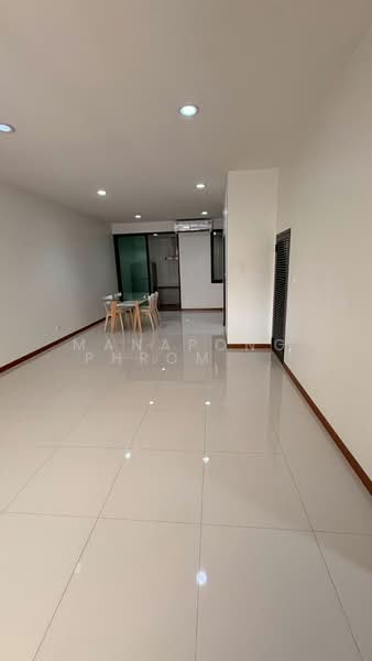 ทาวน์เฮ้าส์ 4-ห้องนอน, กรุงเทพ, บางจาก, พระโขนง, กรุงเทพ, 230 ตร.ม., ทาวน์เฮ้าส์ ให้เช่า, โดย Manapong Phromphitak, 500443298 - DDproperty.com