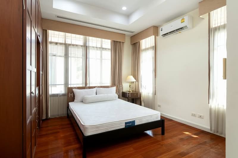 Baan Sansiri Sukhumvit 67, Bangkok, 32 Soi Sukhumvit 67, Phra Kanong Nua, Watthana, Bangkok, 4 Bedrooms, 490 sqm, Single Detached House For Sale, by Manapong Phromphitak, 500443307 - DDproperty.com