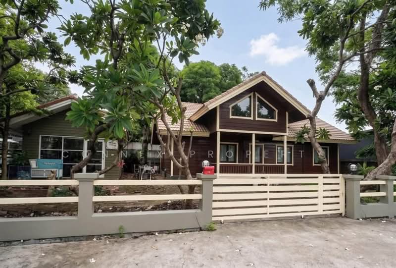 A pine wood house located on the parallel road to the Kanchanaphisek R, Bangkok, กาญนาภิเษก 8/1, Ram Inthra, Khan Na Yao, Bangkok, 3 Bedrooms, 400 sqm, Single Detached House For Rent, by Connex Property, 500443352 - DDproperty.com