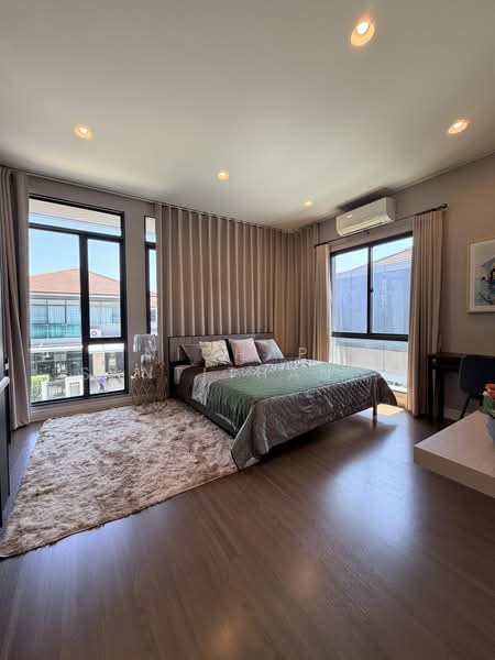 Setthasiri Krungthep Kreetha, Bangkok, Krungthep Kreetha Road, Hua Mak, Bang Kapi, Bangkok, 4 Bedrooms, 200 sqm, Single Detached House For Rent, by Nichapa Santithanaphokin, 500443483 - DDproperty.com