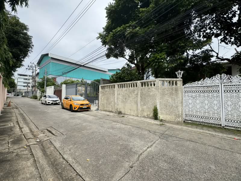 บ้านพร้อมที่ดิน 105 ตรว. ย่านตลิ่งชัน ใกล้ทางพิเศษประจิมรัถยา, กรุงเทพ, ชัยพฤกษ์, ตลิ่งชัน, กรุงเทพ, 200 ตร.ม., บ้านเดี่ยว ขาย, โดย Connex Property, 500443515 - DDproperty.com