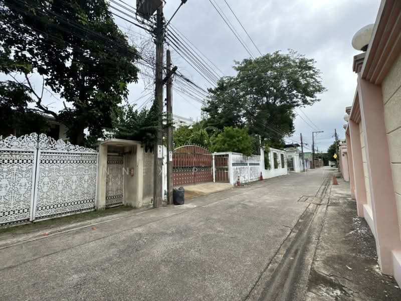 บ้านพร้อมที่ดิน 105 ตรว. ย่านตลิ่งชัน ใกล้ทางพิเศษประจิมรัถยา, กรุงเทพ, ชัยพฤกษ์, ตลิ่งชัน, กรุงเทพ, 200 ตร.ม., บ้านเดี่ยว ขาย, โดย Connex Property, 500443515 - DDproperty.com
