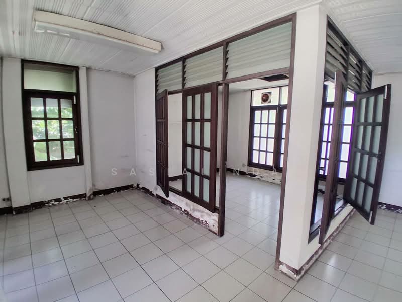 Office for Rent|CBD area|Rama 4-Sathorn-Silom (divided rental zones), Bangkok, เชื้อเพลิง, Chong Nonsi, Yan Nawa, Bangkok, Studio, 260 sqm, Single Detached House For Rent, by Sasialinda (Muay), 500443596 - DDproperty.com