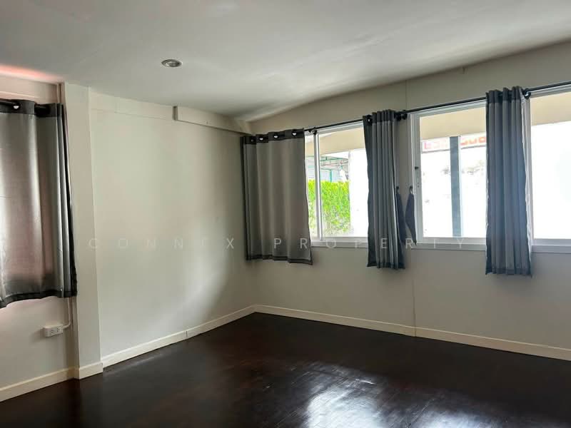 2 storey detached house near MRT Sutthisan, Bangkok, , Samsen Nok, Huai Khwang, Bangkok, 4 Bedrooms, 21 sqm, Single Detached House For Sale, by Connex Property, 500443598 - DDproperty.com