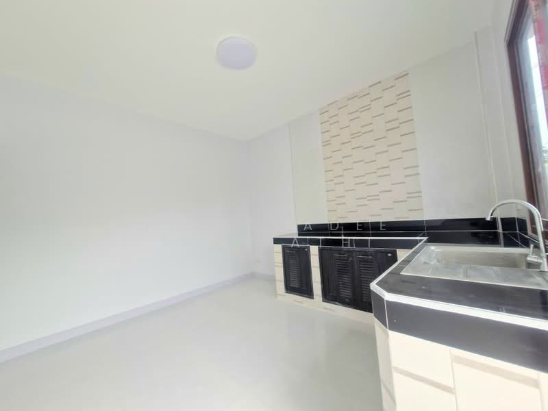 Nordic Twin House for Sale in Krating Lai | 2.75M THB, Chon Buri (Pattaya), Bang Lamung, Bang Lamung (Pattaya), Chon Buri (Pattaya), 2 Bedrooms, 140 sqm, Semi-Detached House (Twin House) For Sale, by Pukkawadee Thapmathi, 500443599 - DDproperty.com