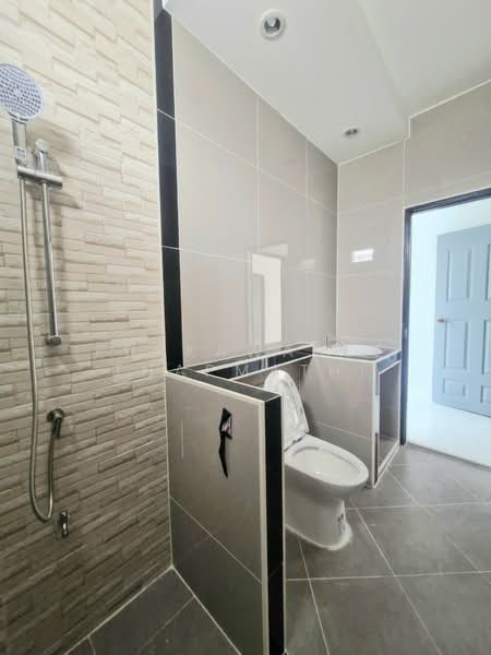 Nordic Twin House for Sale in Krating Lai | 2.75M THB, Chon Buri (Pattaya), Bang Lamung, Bang Lamung (Pattaya), Chon Buri (Pattaya), 2 Bedrooms, 140 sqm, Semi-Detached House (Twin House) For Sale, by Pukkawadee Thapmathi, 500443599 - DDproperty.com
