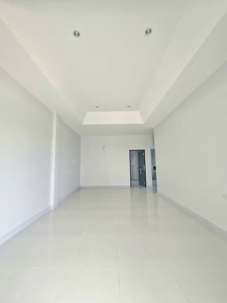 Nordic Twin House for Sale in Krating Lai | 2.75M THB, Chon Buri (Pattaya), Bang Lamung, Bang Lamung (Pattaya), Chon Buri (Pattaya), 2 Bedrooms, 140 sqm, Semi-Detached House (Twin House) For Sale, by Pukkawadee Thapmathi, 500443599 - DDproperty.com