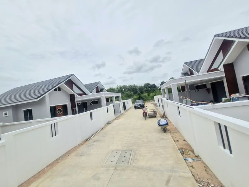 Nordic Twin House for Sale in Krating Lai | 2.75M THB, Chon Buri (Pattaya), Bang Lamung, Bang Lamung (Pattaya), Chon Buri (Pattaya), 2 Bedrooms, 140 sqm, Semi-Detached House (Twin House) For Sale, by Pukkawadee Thapmathi, 500443599 - DDproperty.com