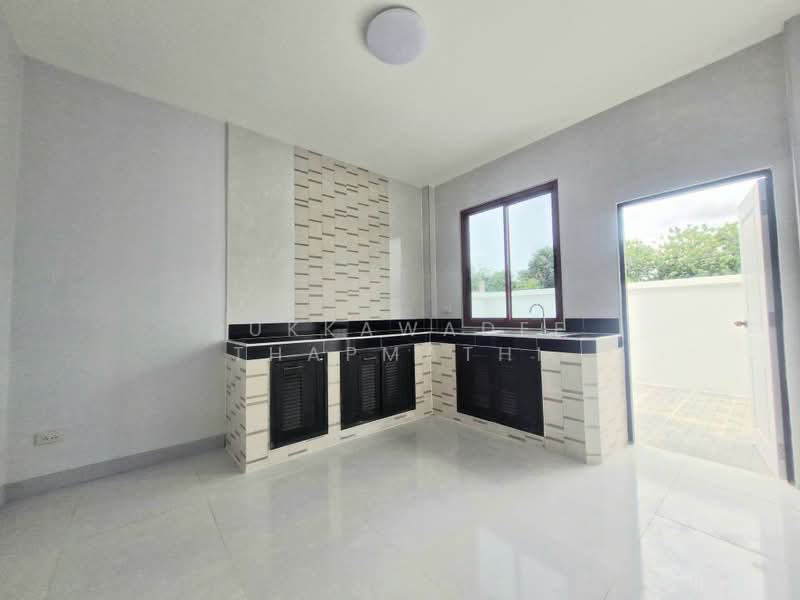 Nordic Twin House for Sale in Krating Lai | 2.75M THB, Chon Buri (Pattaya), Bang Lamung, Bang Lamung (Pattaya), Chon Buri (Pattaya), 2 Bedrooms, 140 sqm, Semi-Detached House (Twin House) For Sale, by Pukkawadee Thapmathi, 500443599 - DDproperty.com