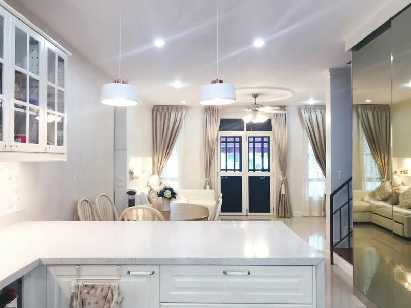 Leon Sukhumvit 62 : ลีออง สุขุมวิท 62, กรุงเทพ, ซอย สามภพนฤมิตร, บางจาก, พระโขนง, กรุงเทพ, 200 ตร.ม., ทาวน์เฮ้าส์ ให้เช่า, โดย Thiya Chaysabut, 500443616 - DDproperty.com