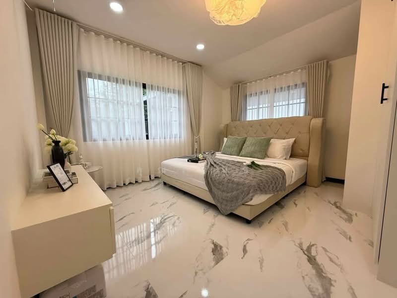 ขายบ้านเดี่ยวชั้นเดียว พัทยา หนองปรือ 3 ห้องนอน รีโนเวทใหม่ 60 ตร.ว. ใกล้ถนนเลียบทางรถไฟ, Chon Buri (Pattaya), Nong Pru, Bang Lamung (Pattaya), Chon Buri (Pattaya), 3 Bedrooms, 170 sqm, Single Detached House For Sale, by คุณเบ้นซ์, 500443730 - DDproperty.com