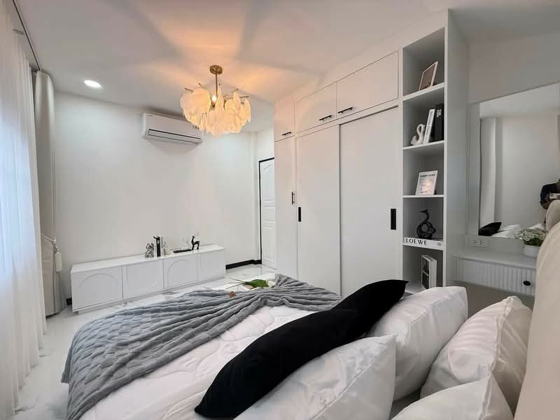 ขายบ้านเดี่ยวชั้นเดียว พัทยา หนองปรือ 3 ห้องนอน รีโนเวทใหม่ 60 ตร.ว. ใกล้ถนนเลียบทางรถไฟ, Chon Buri (Pattaya), Nong Pru, Bang Lamung (Pattaya), Chon Buri (Pattaya), 3 Bedrooms, 170 sqm, Single Detached House For Sale, by คุณเบ้นซ์, 500443730 - DDproperty.com