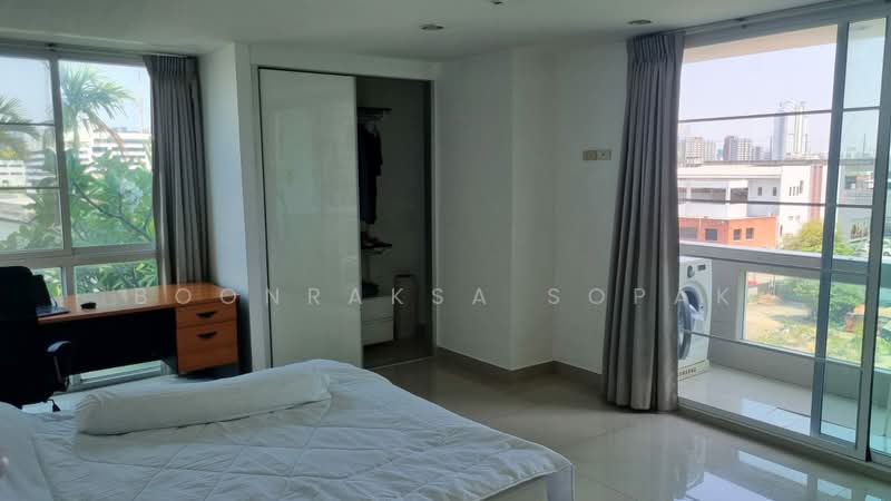 J.C. Tower, Bangkok, Soi Sukhumvit 55, Khlong Tan Nua, Watthana, Bangkok, 2 Bedrooms, 80 sqm, Condo For Rent, by Boonraksa Sopak, 500443752 - DDproperty.com