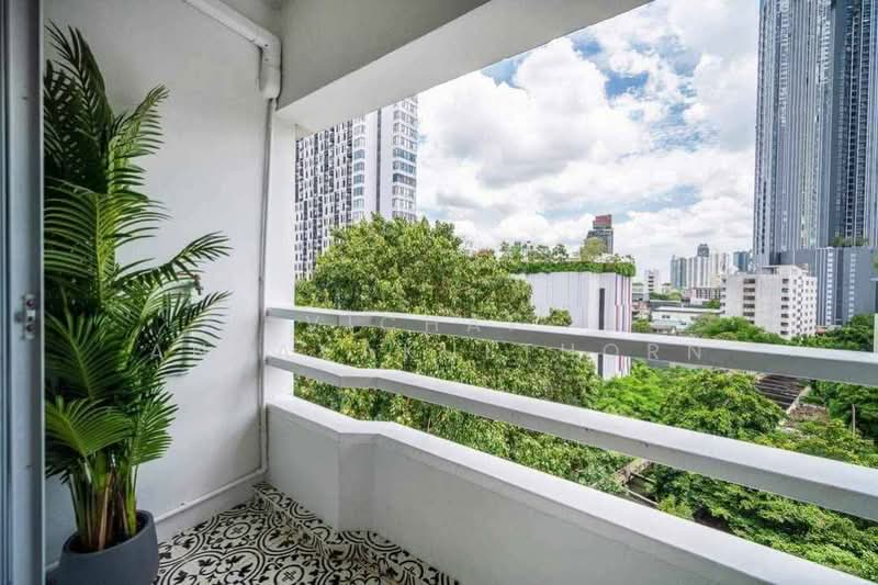 Thonglor Tower, Bangkok, Soi Thonglor, Sukhumvit 55 Road, Khlongtoei Nua, Watthana, Bangkok, 2 Bedrooms, 50 sqm, Condo For Rent, by Vichai  Annavakulthorn, 500443757 - DDproperty.com