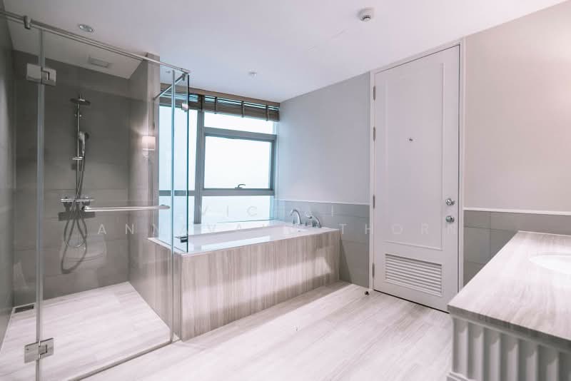Oriental Residence, Bangkok, 110 Witthayu Road, Lumphini, Pathum Wan, Bangkok, 3 Bedrooms, 200 sqm, Apartment For Rent, by Vichai  Annavakulthorn, 500443763 - DDproperty.com