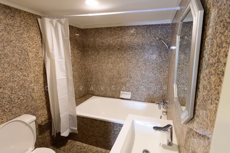 Baan Suanpetch, Bangkok, 18 Soi Sukhumvit 39, Khlong Tan Nua, Watthana, Bangkok, 3 Bedrooms, 140 sqm, Condo For Rent, by Boonraksa Sopak, 500443774 - DDproperty.com