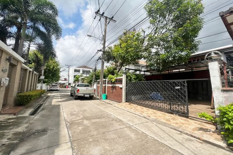 ซอยลาดพร้าว 41, กรุงเทพ, ถนนลาดพร้าว, จันทรเกษม, จตุจักร, กรุงเทพ, 150 ตร.ม., บ้านเดี่ยว ขาย, โดย คุณบี, 500443800 - DDproperty.com
