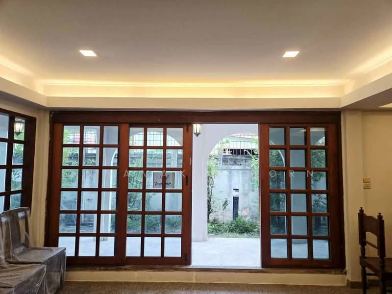 3-BR House, Bangkok, Bang Duan, Phasi Charoen, Bangkok, 3 Bedrooms, 500 sqm, Single Detached House For Rent, by Vichai Annavakulthorn, 500443840 - DDproperty.com