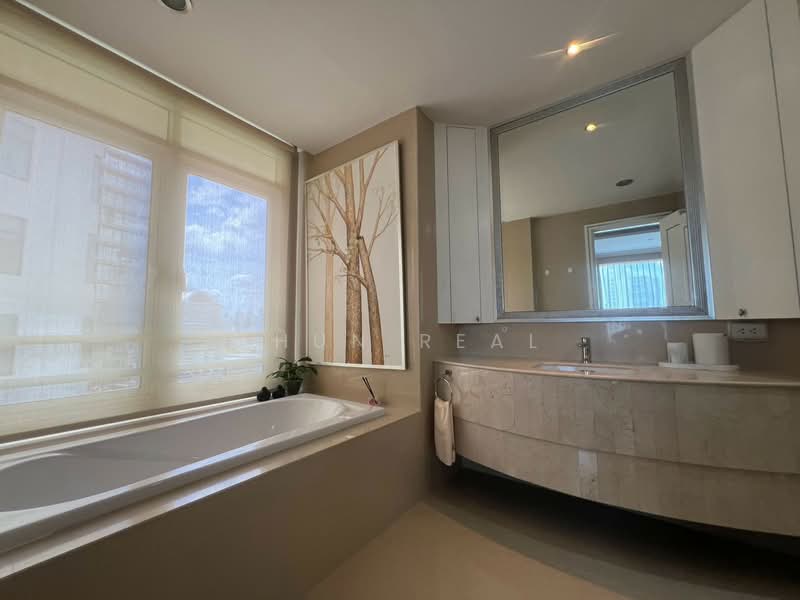Hampton Thonglor 10, Bangkok, 324 Soi Thonglor 10, Sukhumvit Road, Khlong Tan Nua, Watthana, Bangkok, 4 Bedrooms, 231 sqm, Condo For Rent, by Khun Real, 500443879 - DDproperty.com