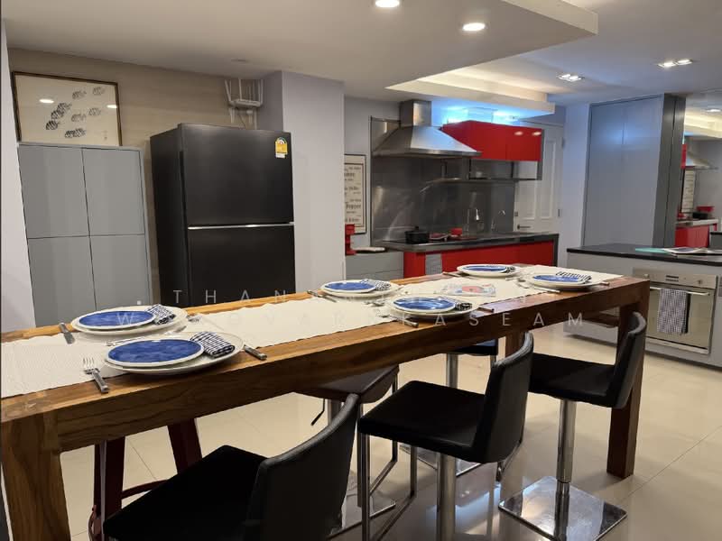 The Clover Thonglor Residence, Bangkok, Soi Sukhumvit 55, Khlong Tan Nua, Watthana, Bangkok, 3 Bedrooms, 115 sqm, Condo For Rent, by Thananthorn Wongvarnkaseam, 500443982 - DDproperty.com