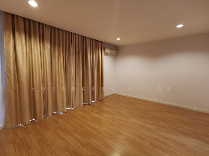 Flora Marigold, Bangkok, 796 Sathu Pradit Road, Chong Nonsi, Yan Nawa, Bangkok, 4 Bedrooms, 382 sqm, Single Detached House For Rent, by Boonraksa Sopak, 500444071 - DDproperty.com