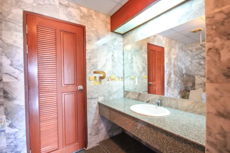 Cha-Am Grand Condotel, Phetchaburi, 464 Tran Suk Alley, Cha-am, Cha-Am, Phetchaburi, 4 Bedrooms, 456 sqm, Condo For Sale, by Dawud Prathanchai, 500444159 - DDproperty.com