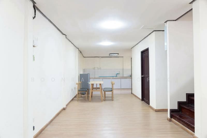 4-BR Townhouse, Bangkok, Samsen Nok, Huai Khwang, Bangkok, 4 Bedrooms, 184 sqm, Townhouse For Rent, by Boonraksa Sopak, 500444182 - DDproperty.com