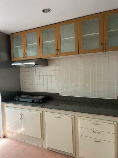 5-BR House, Bangkok, Din Daeng, Bangkok, 5 Bedrooms, 377 sqm, Single Detached House For Rent, by Boonraksa Sopak, 500444189 - DDproperty.com