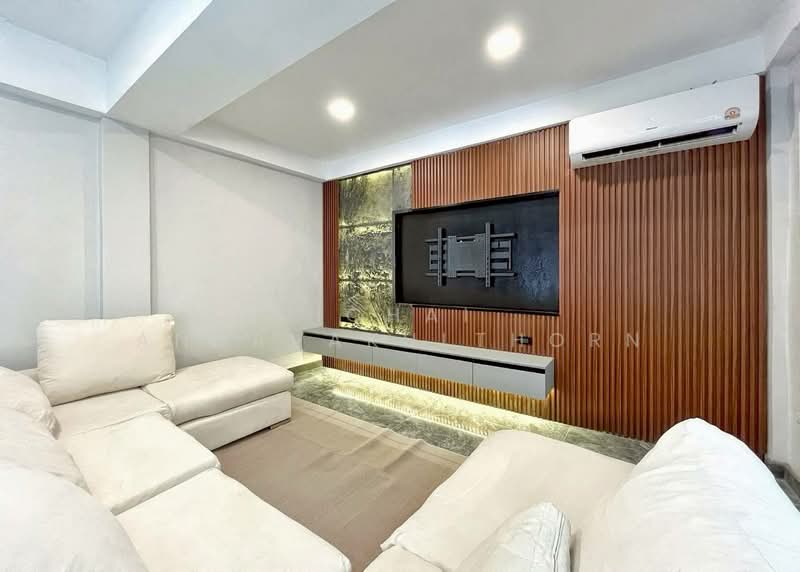 5-BR House, Bangkok, Khlong Tan Nua, Watthana, Bangkok, 5 Bedrooms, 600 sqm, Single Detached House For Rent, by Vichai Annavakulthorn, 500444258 - DDproperty.com