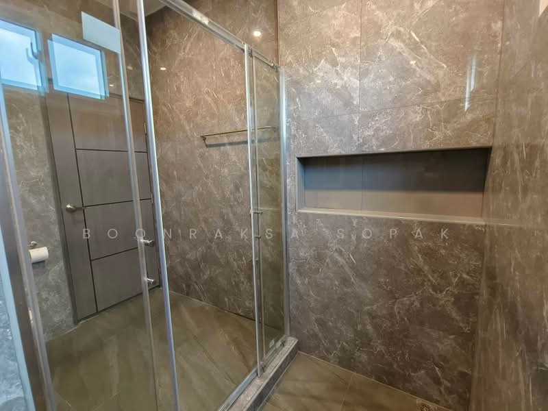 4-BR House, Bangkok, Phra Kanong Nua, Watthana, Bangkok, 4 Bedrooms, 330 sqm, Single Detached House For Rent, by Boonraksa Sopak, 500444274 - DDproperty.com