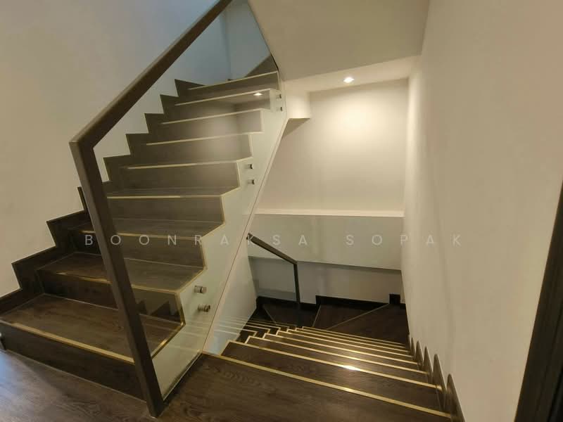 4-BR House, Bangkok, Phra Kanong Nua, Watthana, Bangkok, 4 Bedrooms, 330 sqm, Single Detached House For Rent, by Boonraksa Sopak, 500444274 - DDproperty.com