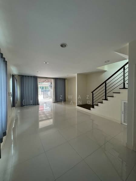 ปรัชญา บิซโฮม อ่อนน6ช-สุวรรณภูมิ : Pradya Biz Home Onnut-Suvarnabhumi, กรุงเทพ, ลาดกระบัง, กรุงเทพ, 240 ตร.ม., ทาวน์เฮ้าส์ ขาย, โดย Fazwaz (Thailand) Co., Ltd., 500444280 - DDproperty.com