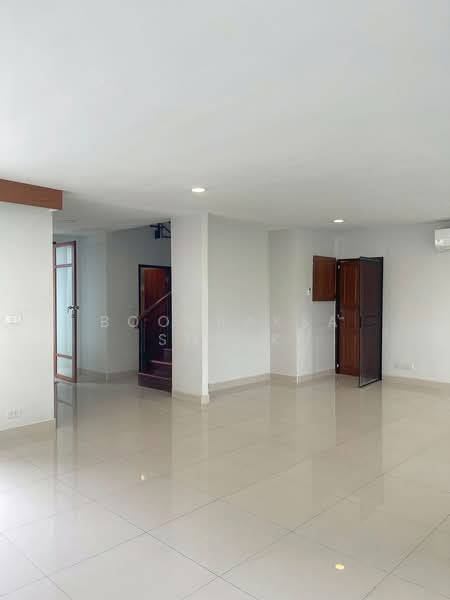 undefined, Bangkok, Khlong Tan Nua, Watthana, Bangkok, 4 Bedrooms, 382 sqm, Single Detached House For Rent, by Boonraksa Sopak, 500444317 - DDproperty.com