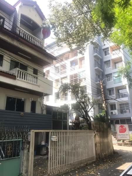 6-BR Townhouse, Bangkok, Lat Phrao, Bangkok, 6 Bedrooms, 450 sqm, Townhouse For Sale, by Pemika Aukkaraleekul, 500444322 - DDproperty.com