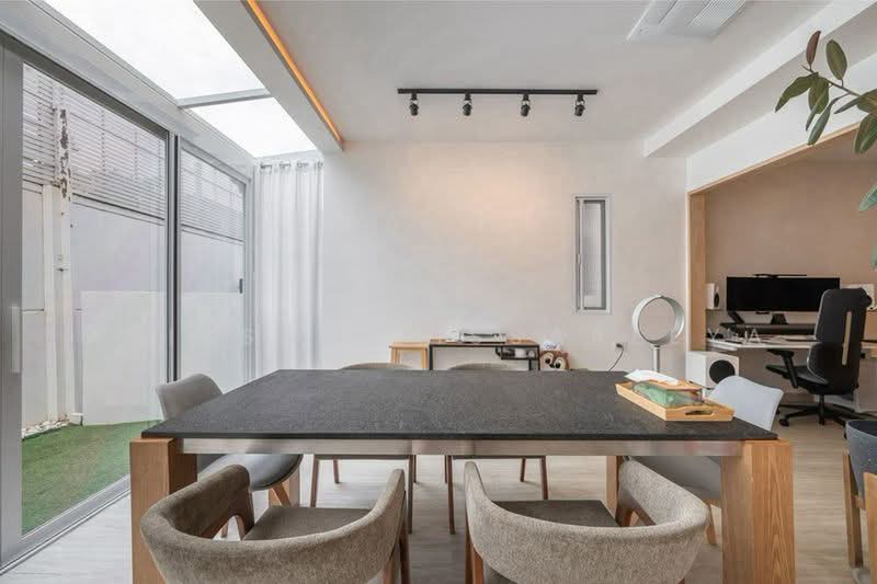 Landmark Ekamai-Ramindra, Bangkok, Sukhonthasawat Road, Lat Phrao, Bangkok, 3 Bedrooms, 184 sqm, Townhouse For Rent, by Apissara Issareeya, 500444331 - DDproperty.com