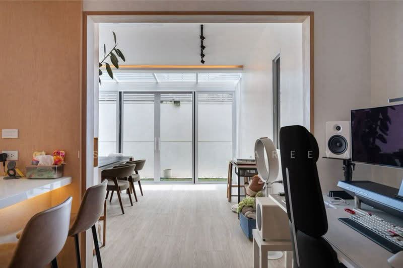 Landmark Ekamai-Ramindra, Bangkok, Sukhonthasawat Road, Lat Phrao, Bangkok, 3 Bedrooms, 184 sqm, Townhouse For Rent, by Apissara Issareeya, 500444331 - DDproperty.com