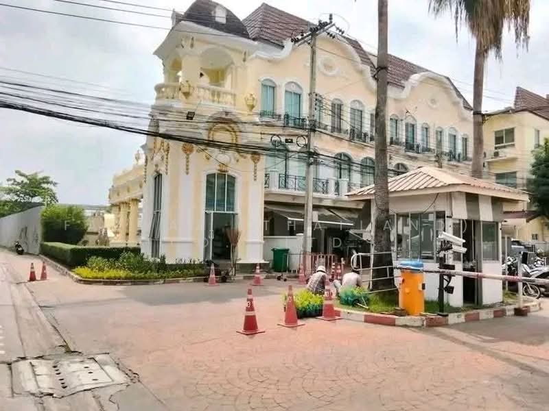 Baan Klang Muang The Royal Monaco Srinakarin-Pattanakarn, Bangkok, Rama 9 Road, Soi 43, Suan Luang, Bangkok, 4 Bedrooms, 170 sqm, Townhouse For Sale, by Fazwaz (Thailand) Co., Ltd., 500444380 - DDproperty.com