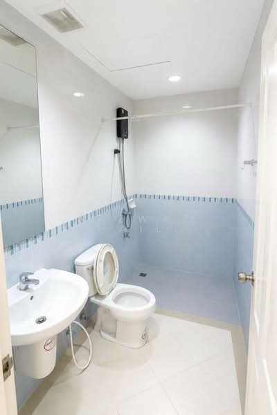 Baan Klang Muang The Royal Monaco Srinakarin-Pattanakarn, Bangkok, Rama 9 Road, Soi 43, Suan Luang, Bangkok, 4 Bedrooms, 170 sqm, Townhouse For Sale, by Fazwaz (Thailand) Co., Ltd., 500444380 - DDproperty.com