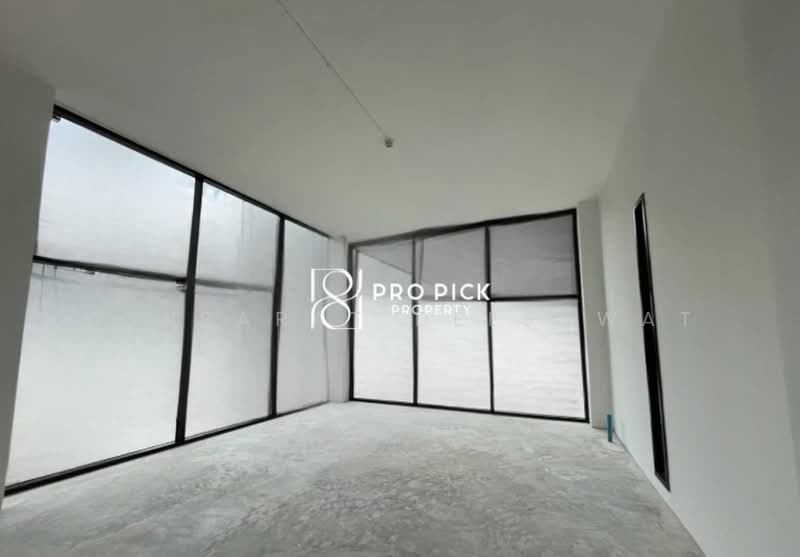 Retail Space For Rent 214 sq.m. BTS Phra Khanong Sukhumvit Khlong Toei Bangkok PP-00360 For Restaura, Bangkok, สุขุมวิท, Khlong Toei, Bangkok, , 214 sqm, Retail Space For Rent, by Konrarat Deesawat, 500444415 - DDproperty.com
